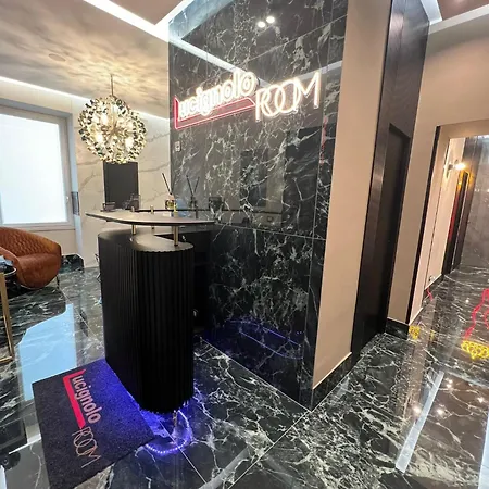 Lucignoloroom Stazione نابولي