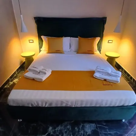 Lucignoloroom Stazione * Naples