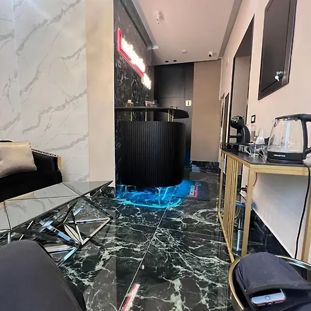 Lucignoloroom Stazione Πανσιόν 4*