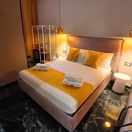 Lucignoloroom Stazione 招待所 那不勒斯