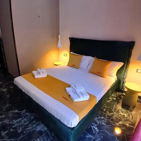 Lucignoloroom Stazione 4*