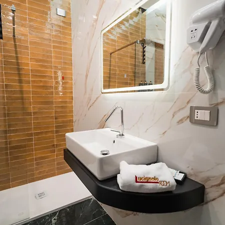 Lucignoloroom Stazione 4*